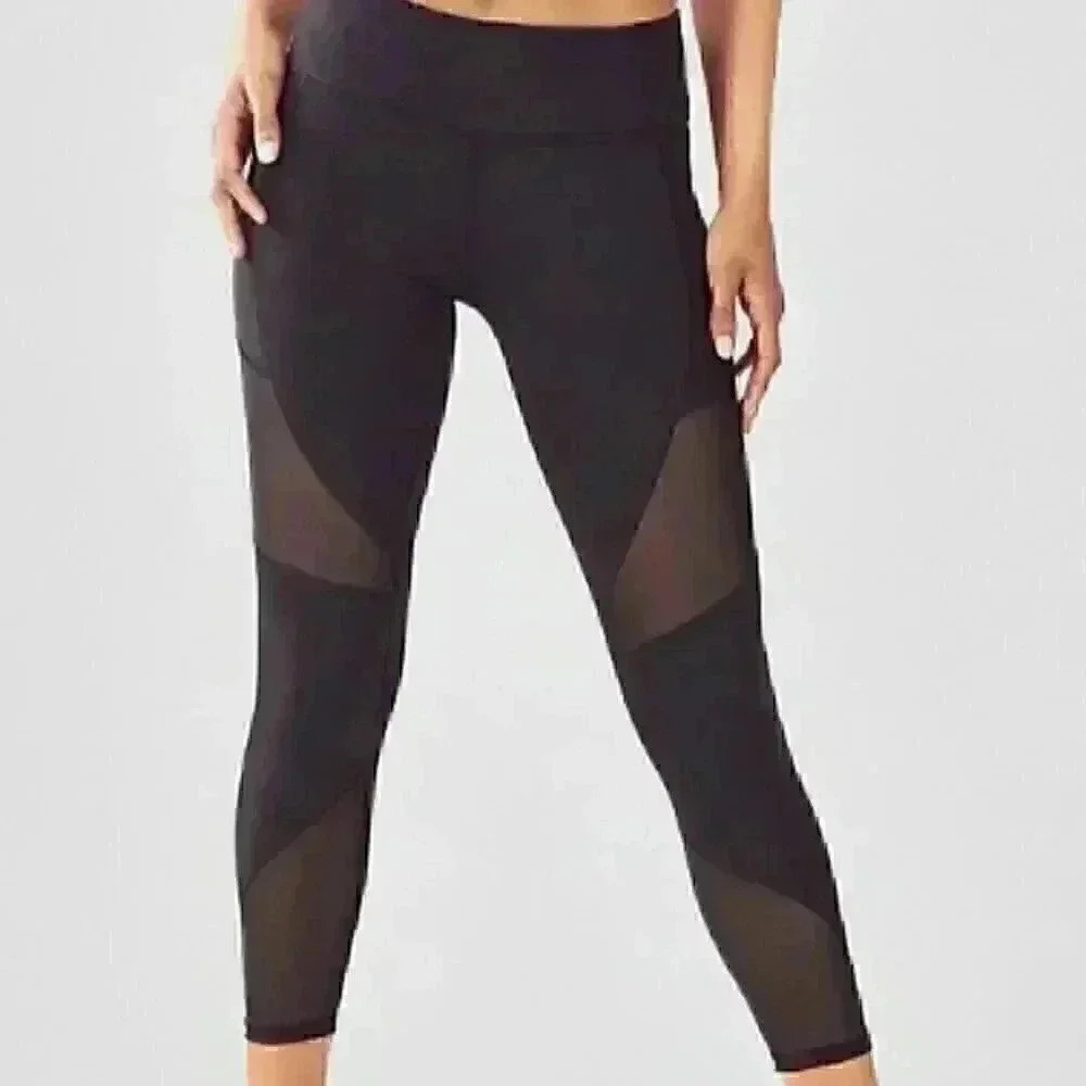Fabletics Mid-Rise Mesh Powerhold Capri - Small